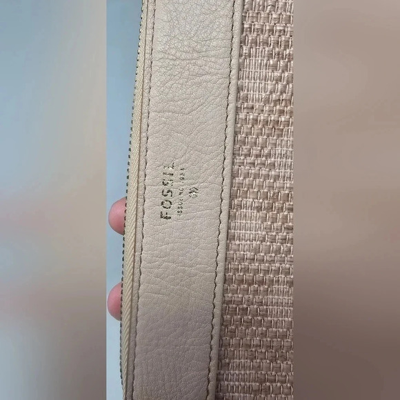Fossil Ladies Sydney Leather Zip Clutch Wallet Barely Pink Wristlet NWOT - Picture 5 of 16